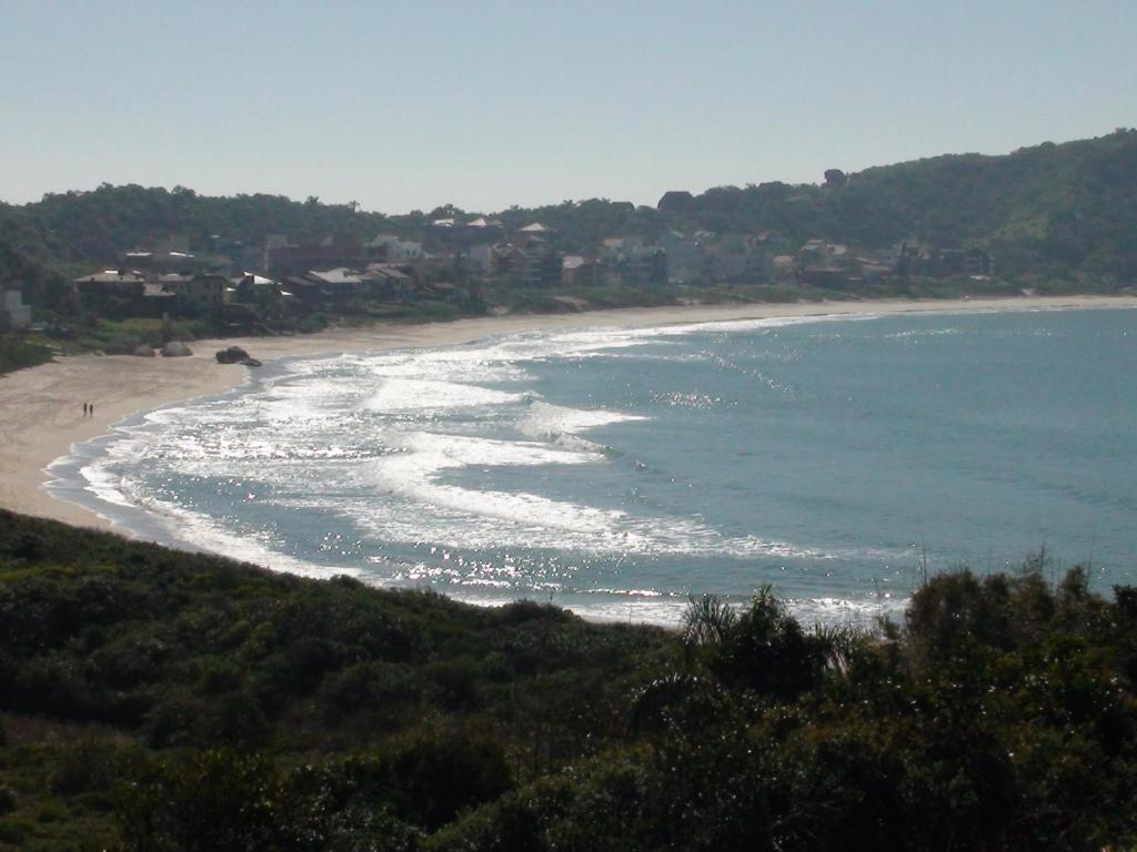  BOMBINHAS APTO DE 01 DORMITÓRIO A 60m PRAIA AR WIFI COM VISTA