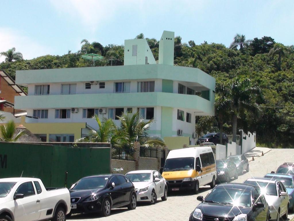  BOMBINHAS APTO DE 01 DORMITÓRIO A 60m PRAIA AR WIFI COM VISTA