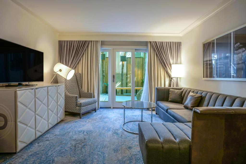 Hotel Amarano Burbank-Hollywood - Suite Superior De Un Dormitorio