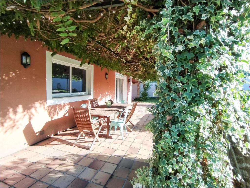 Zahrada ubytování Casa da Glicia, una casa con piscina privada, para disfrutar y relajarse