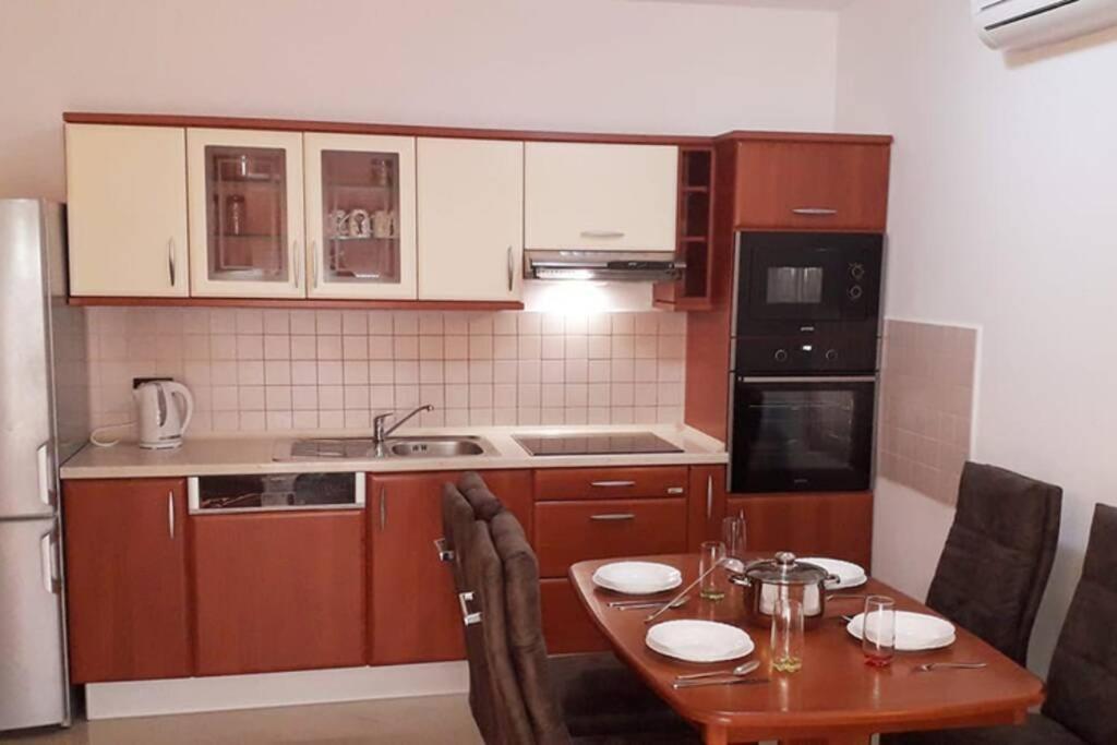 Kuchyň nebo kuchyňský kout v ubytování Apartman Franko - uz parking