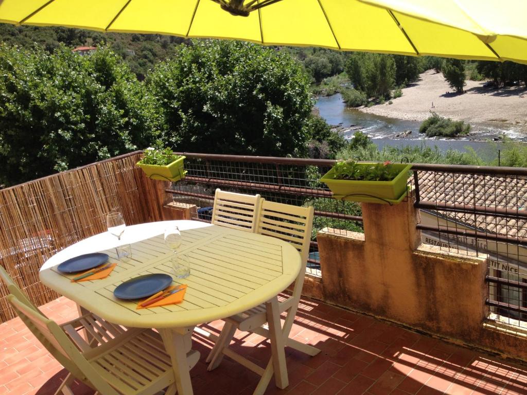 Bel appartement, terrasse plein sud, Vieux Village - 带露台的公寓