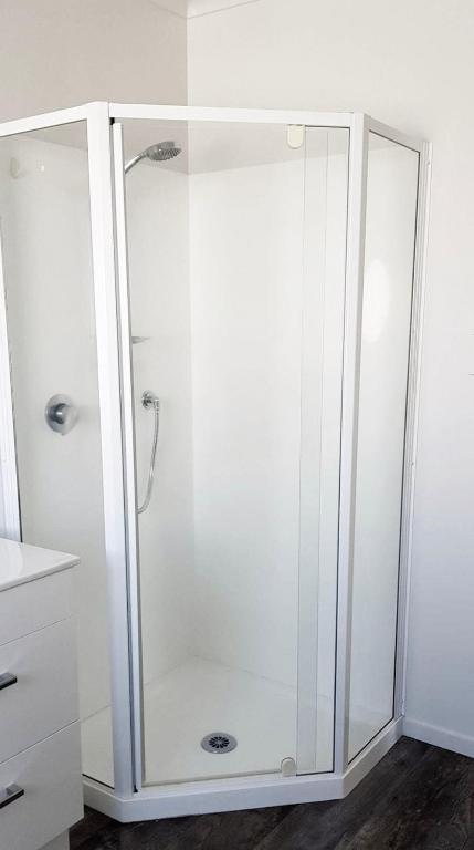 A Place in the Paddock - Resim 8