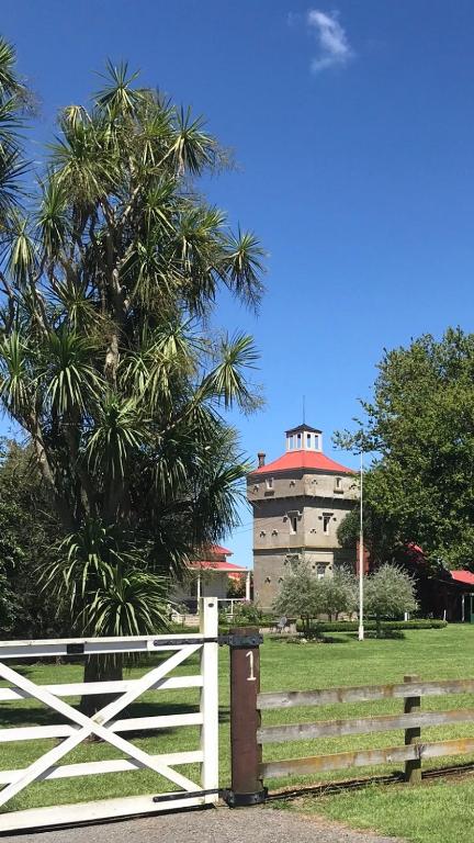 A Place in the Paddock - Resim 23