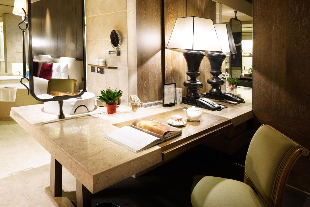 Palais de Chine Hotel - Camera Familiare Deluxe Con Parcheggio Gratuito