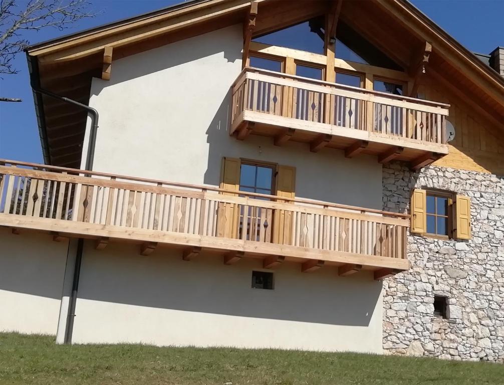 Balkón alebo terasa v ubytovaní Apartment Panorama Val di Non