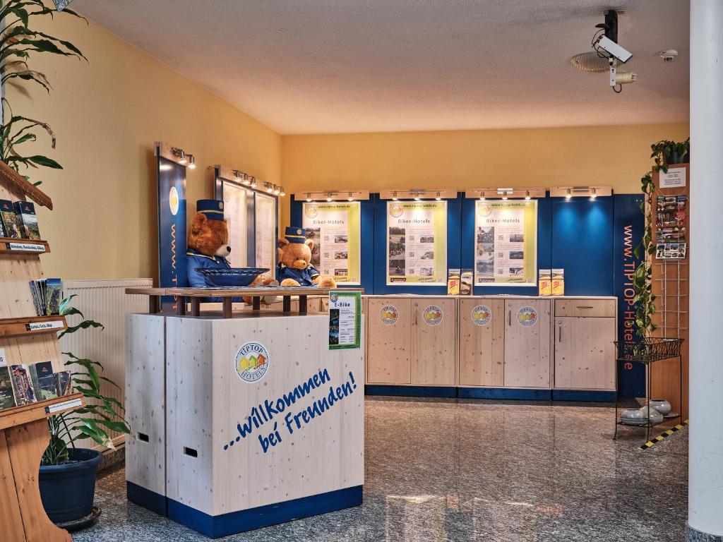 Kuchyň nebo kuchyňský kout v ubytování TIPTOP Hotel am Hochrhein