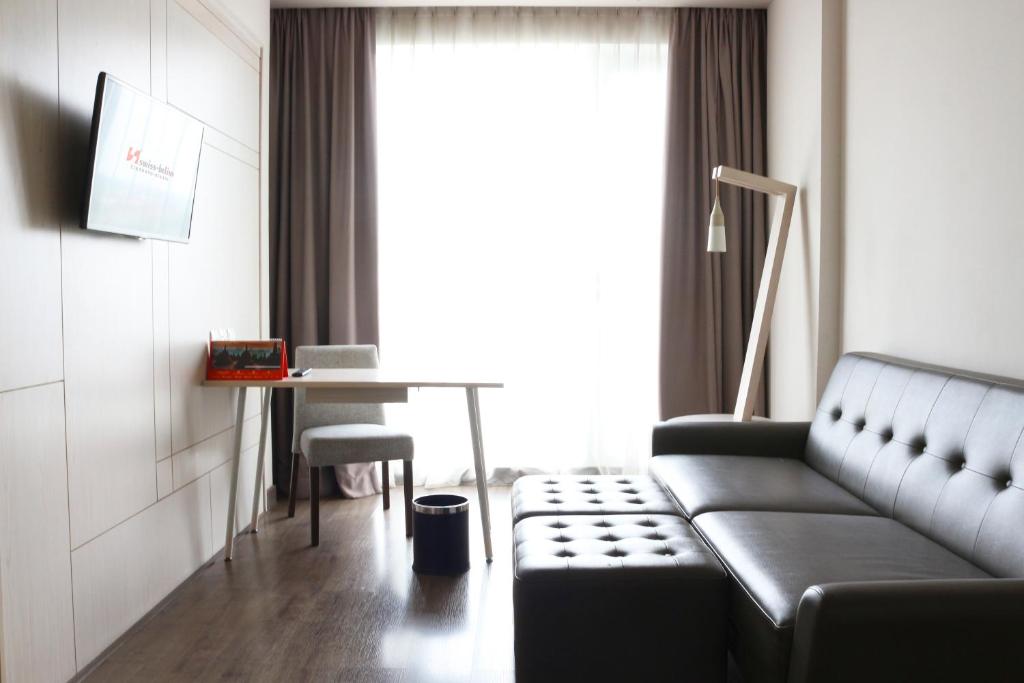Swiss-Belinn Cikarang - Suite Double Room