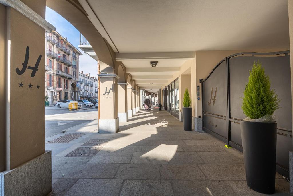 Fotografie z fotogalerie ubytování Hotel & Apartments " Perpoin " v destinaci Saluzzo