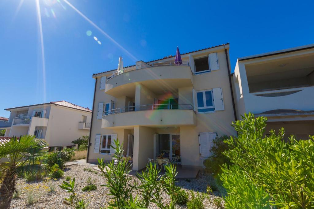 Budova, v ktorej sa apartmán nachádza