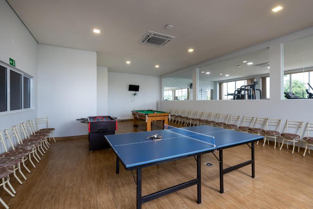 Stolní tenis v ubytování Hotel Baviera Iguassu nebo okolí