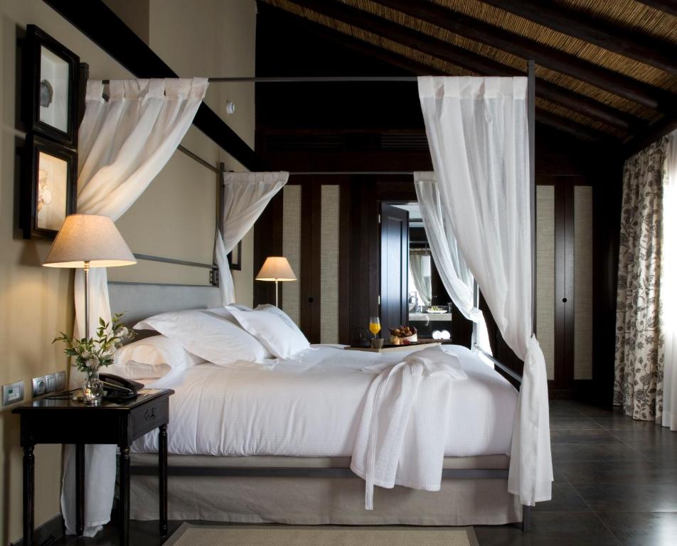 Asia Gardens Hotel & Thai Spa, a Royal Hideaway Hotel ...