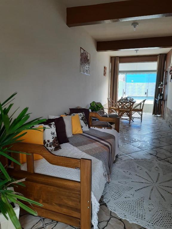  Casa com piscina na região dos lagos - Araruama