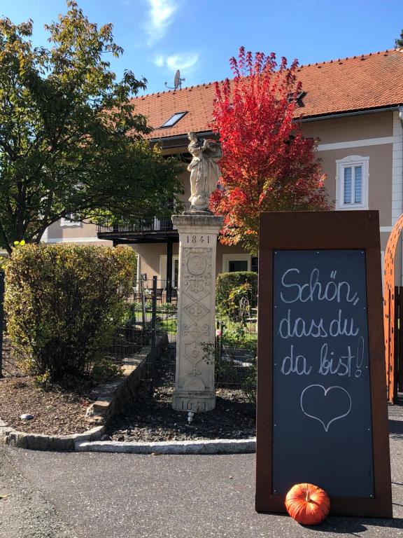 Certifikát, hodnocení, plakát nebo jiný dokument vystavený v ubytování Villa zur Schmied'n