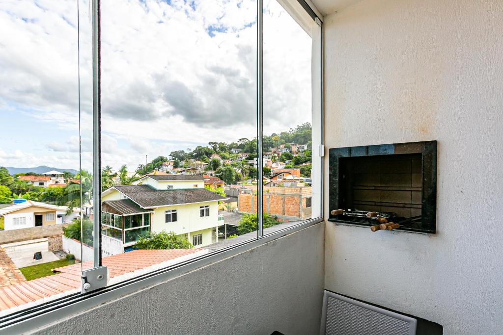  Apto com sacada e churrasqueira RPC306