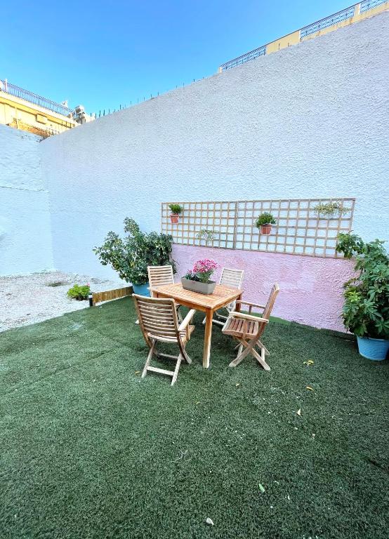 Bohem Apartment near Athens Airport - 15