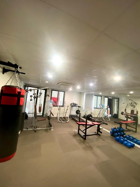 Fitness centrum a/nebo fitness zařízení v ubytování KEGON Hotel
