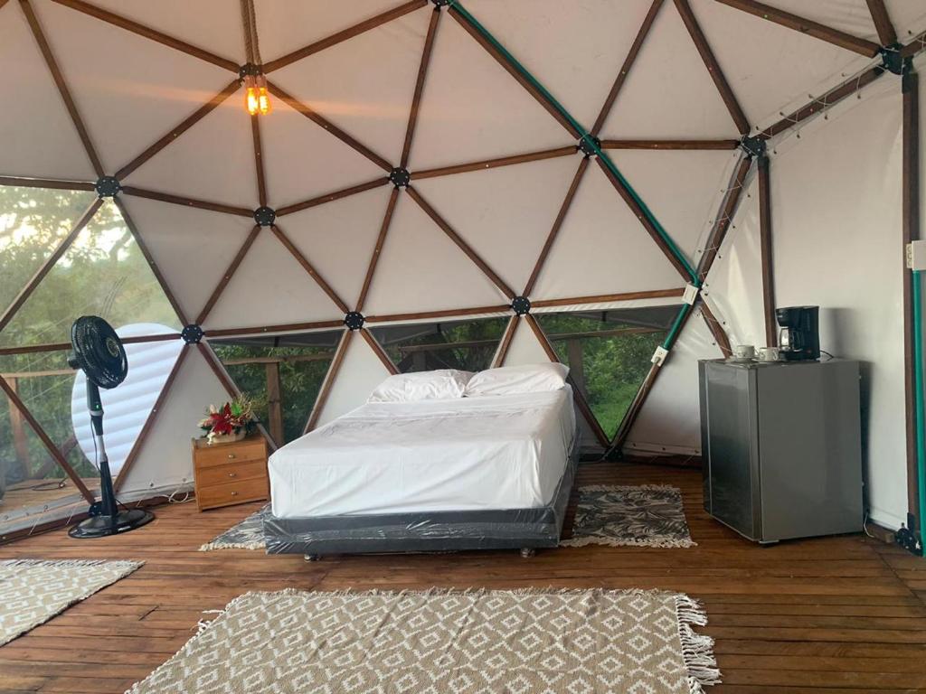 Postel nebo postele na pokoji v ubytování Eco-Glamping Shalom
