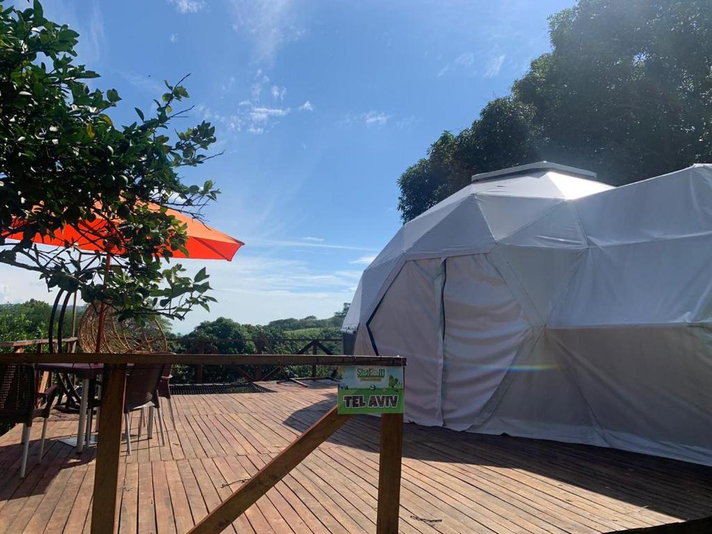 Příroda nedaleko luxury tent