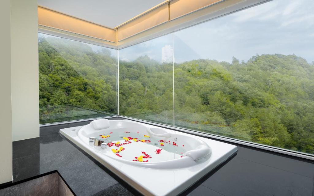 Balihai Bay Pattaya - Resim 12