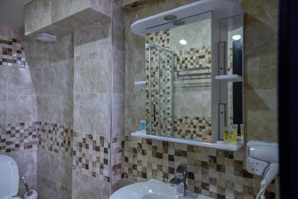 Koupelna v ubytování MariaLuis Hotel