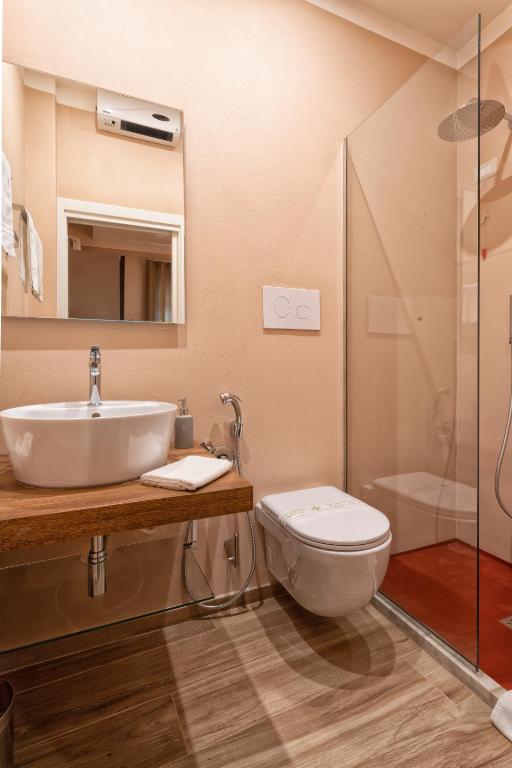 Koupelna v ubytování GOGO` Petit Hotel