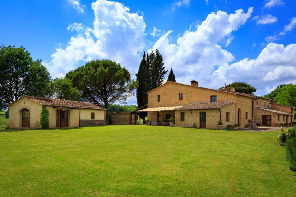 The building in which A villát is located