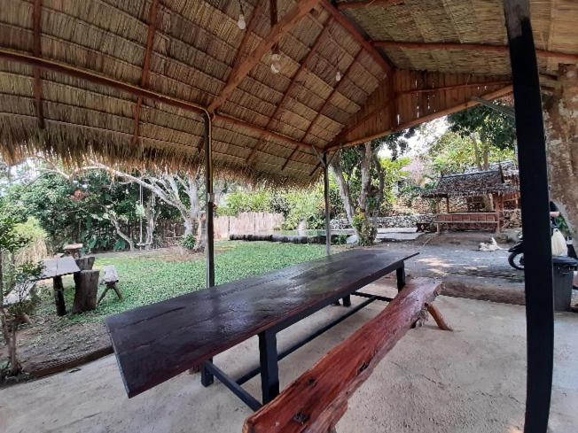 Zahrada ubytování NonKan HomeStay นอนกาญจน์ โฮมสเตย์