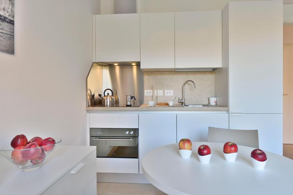 A kitchen or kitchenette at UR-NEST Galleria del Toro