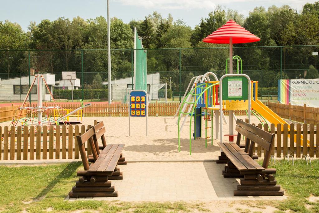 Detský kútik v ubytovaní Camping Oaza Błonie Kórnik Domki Standard - 3 pokoje
