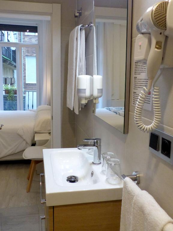 Un baño de Pensión Donostiarra
