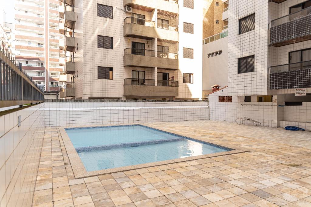  Apto aconchegante com varanda na Praia Grande