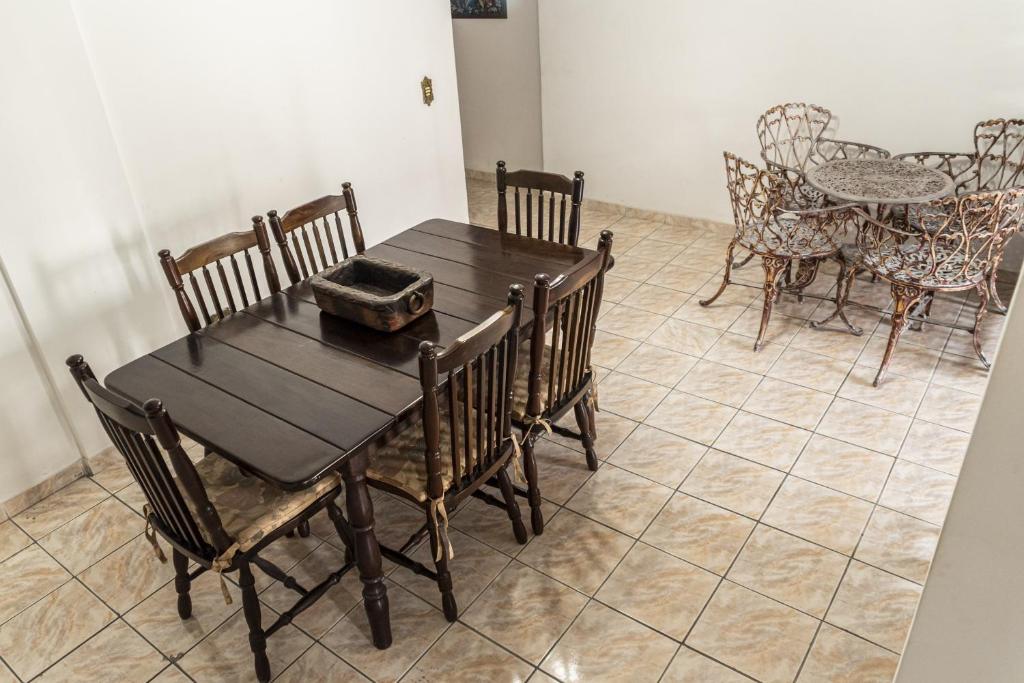  Apto aconchegante com varanda na Praia Grande