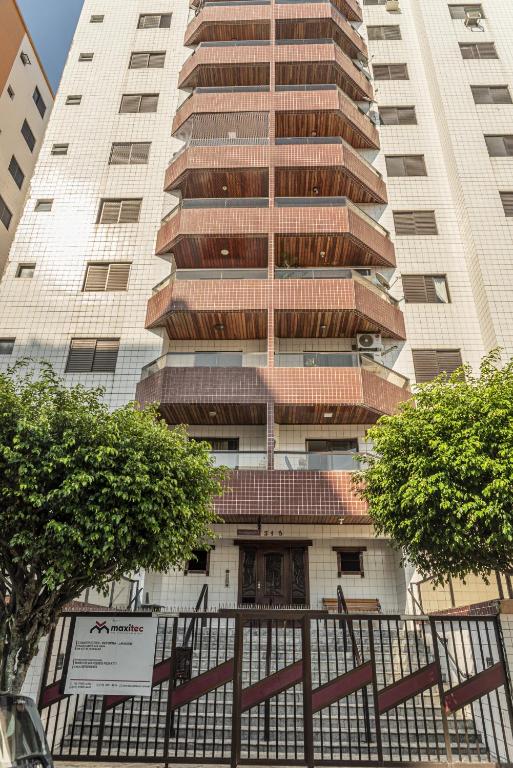  Apto aconchegante com varanda na Praia Grande