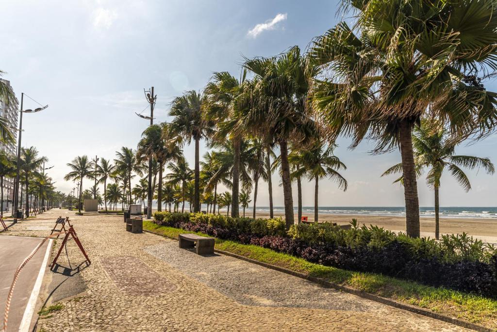  Apto aconchegante com varanda na Praia Grande