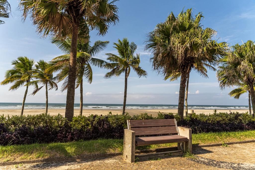  Apto aconchegante com varanda na Praia Grande
