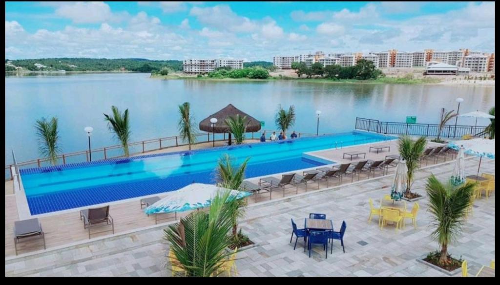 Lake Resort