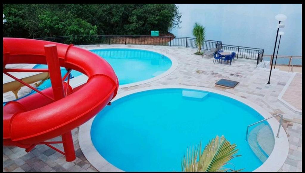  Lake Resort