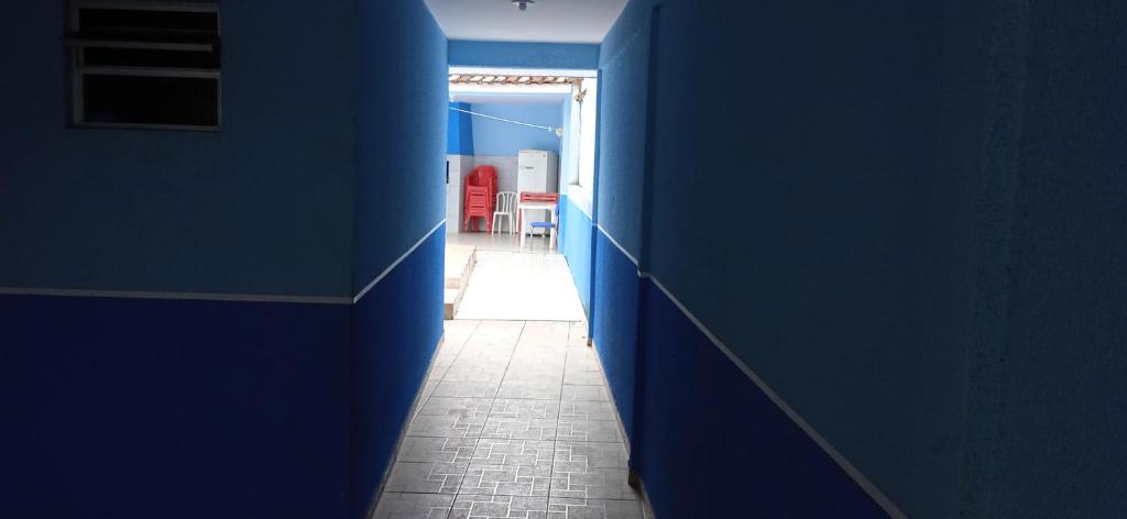  Casa com piscina a 100 metros da praia