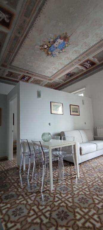 Palazzo Caratozzolo - 4