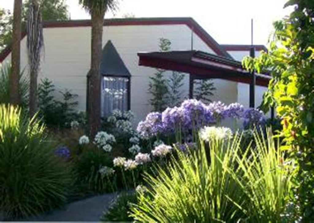 Gothic Heights Motel