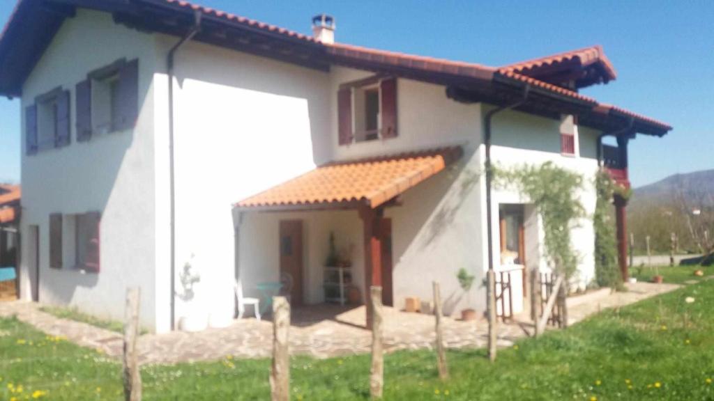 Edificio en el que se encuentra la habitación en casa particular