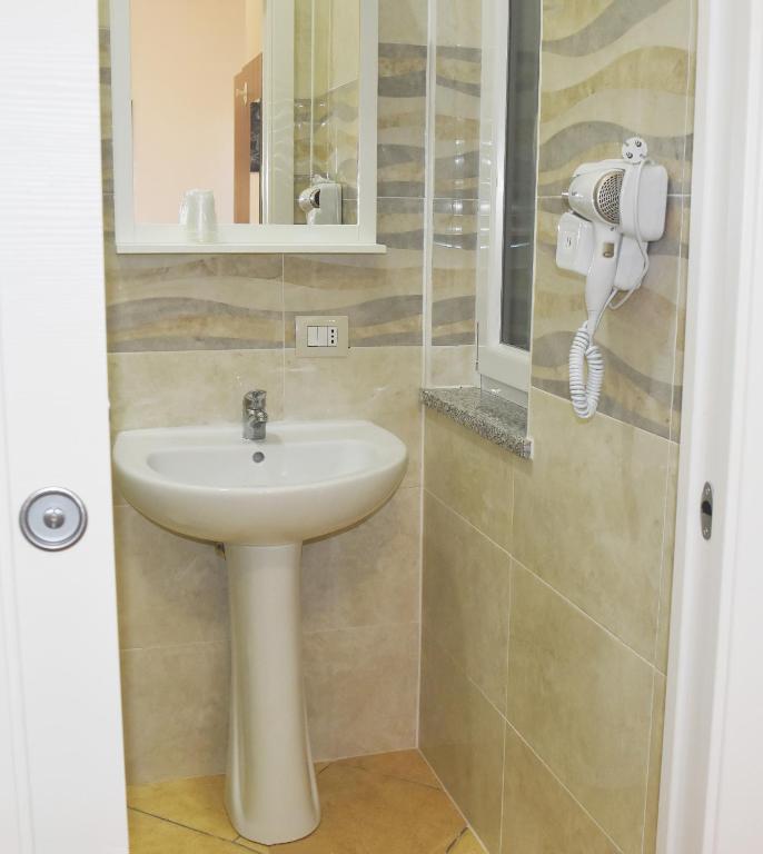 Bagno di Bed & Breakfast Domus Pepe Scalea