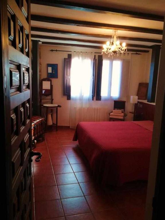 TV a/nebo společenská místnost v ubytování Casa Rural FranciaQuilamas