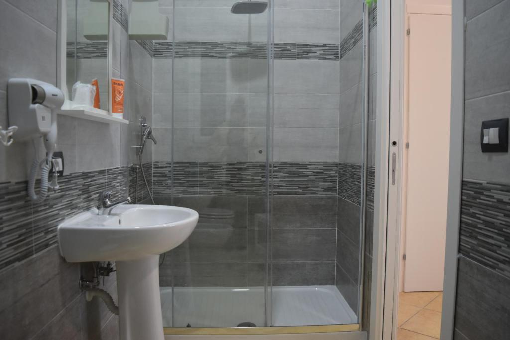 Bagno di Bed & Breakfast Domus Pepe Scalea