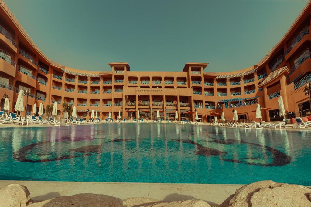 Bazén v ubytování Cancun Sokhna Resort & Villas nebo v jeho okolí