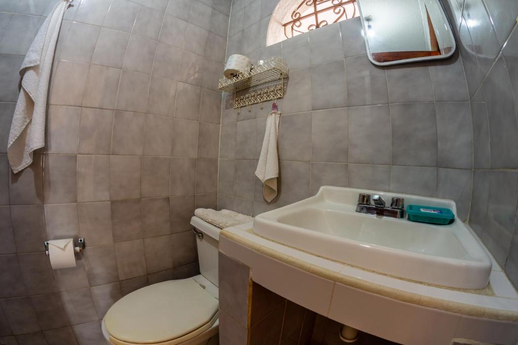 Koupelna v ubytování Hotel Delfin