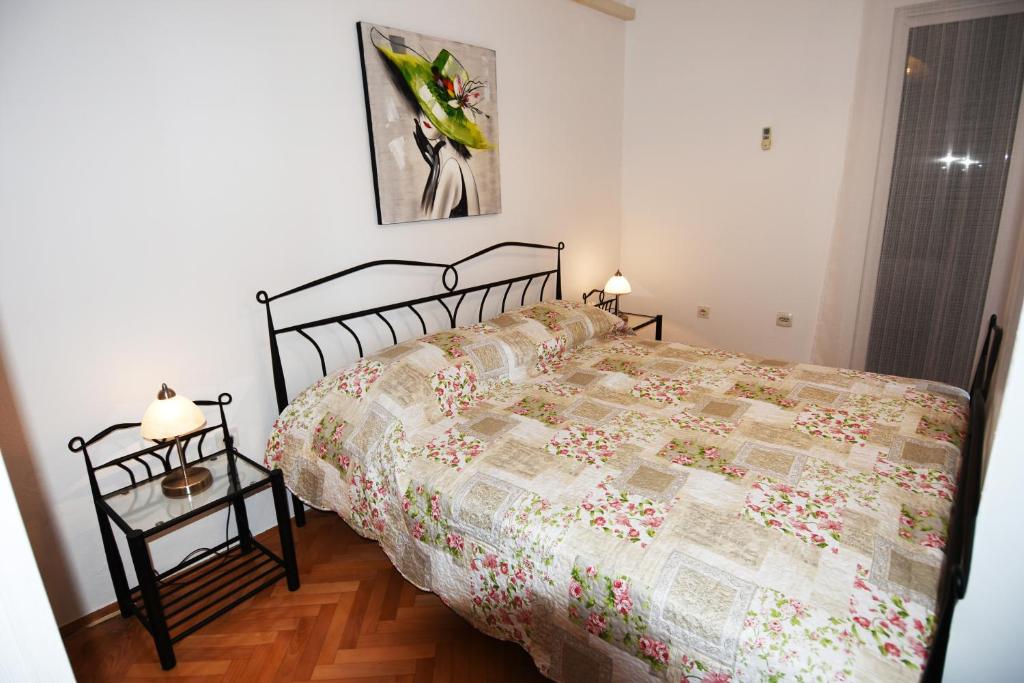 Posteľ alebo postele v izbe v ubytovaní Villa NEDE 3