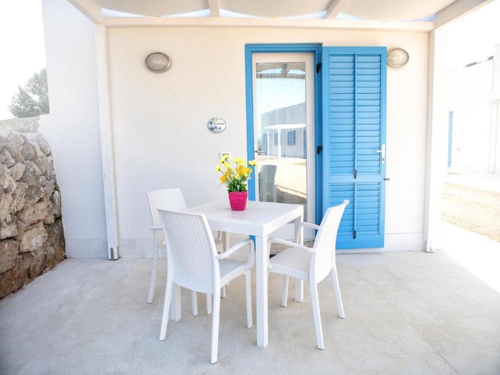 Inviting Holiday Home in Favignana with Terrace