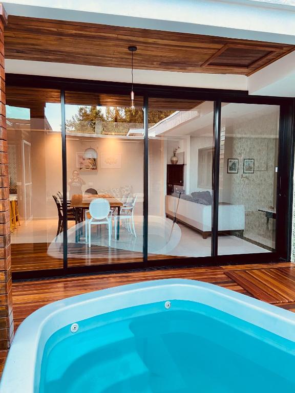  Bela casa com piscina aquecida e coberta e jacuzzi